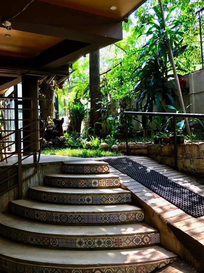 Golden Lotus Bangalore Boutique Suites Exterior photo